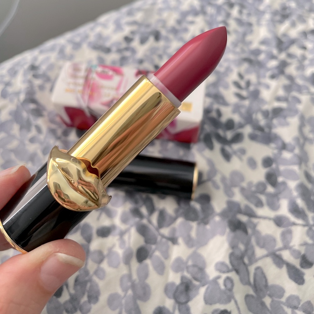 *Host Pick* NIB~Sorry Not Sorry~Pat McGrath Labs LuxeTrance lipstick - FULL SIZE